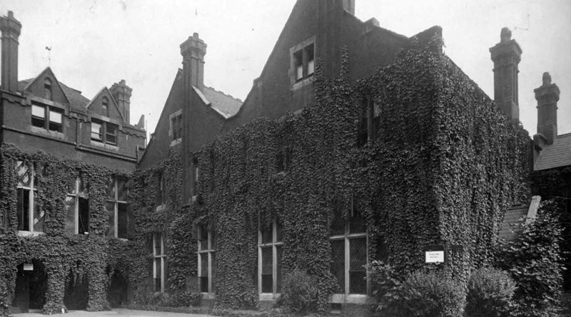 Toynbee Hall, Aldgate, East London 1900