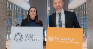 Georgia Nickson, Pro Bono Associate at Herbert Smith Freehills, and Matt Dronfield, Director of Advice Services at Toynbee Hall celebrate the launch of their new partnership.