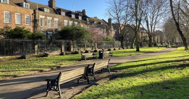 stepney-green-gardens-shining-in-the-sunlight-tower-hamlets-east-london